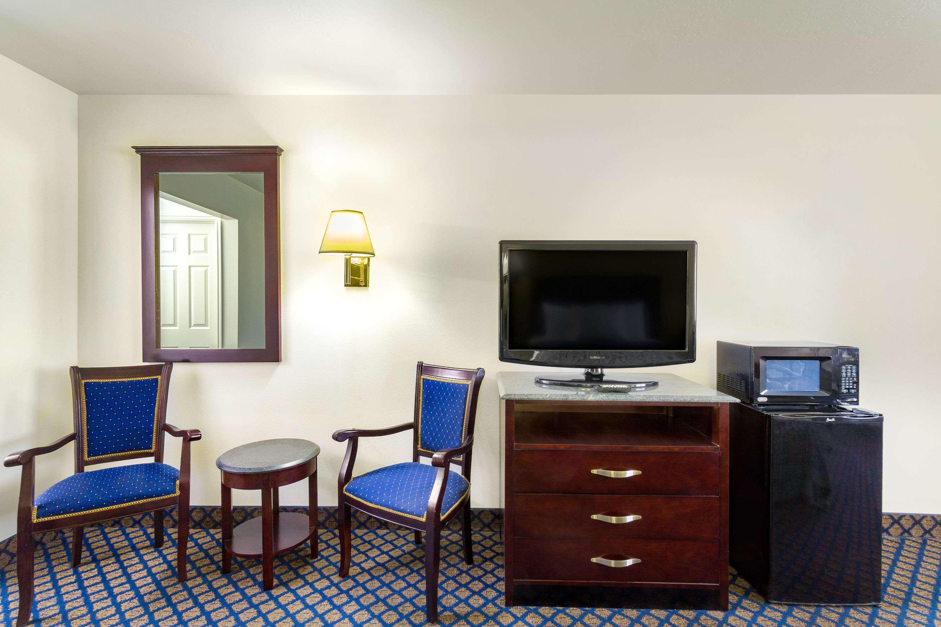 Days Inn By Wyndham Delta Exteriér fotografie
